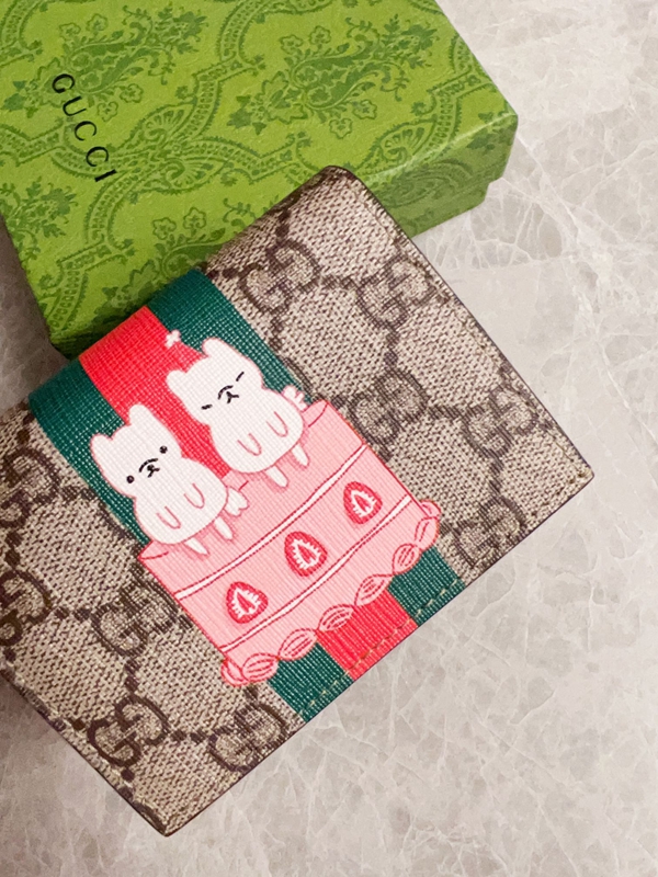 グッチ財布 レプリカ背面デザイン